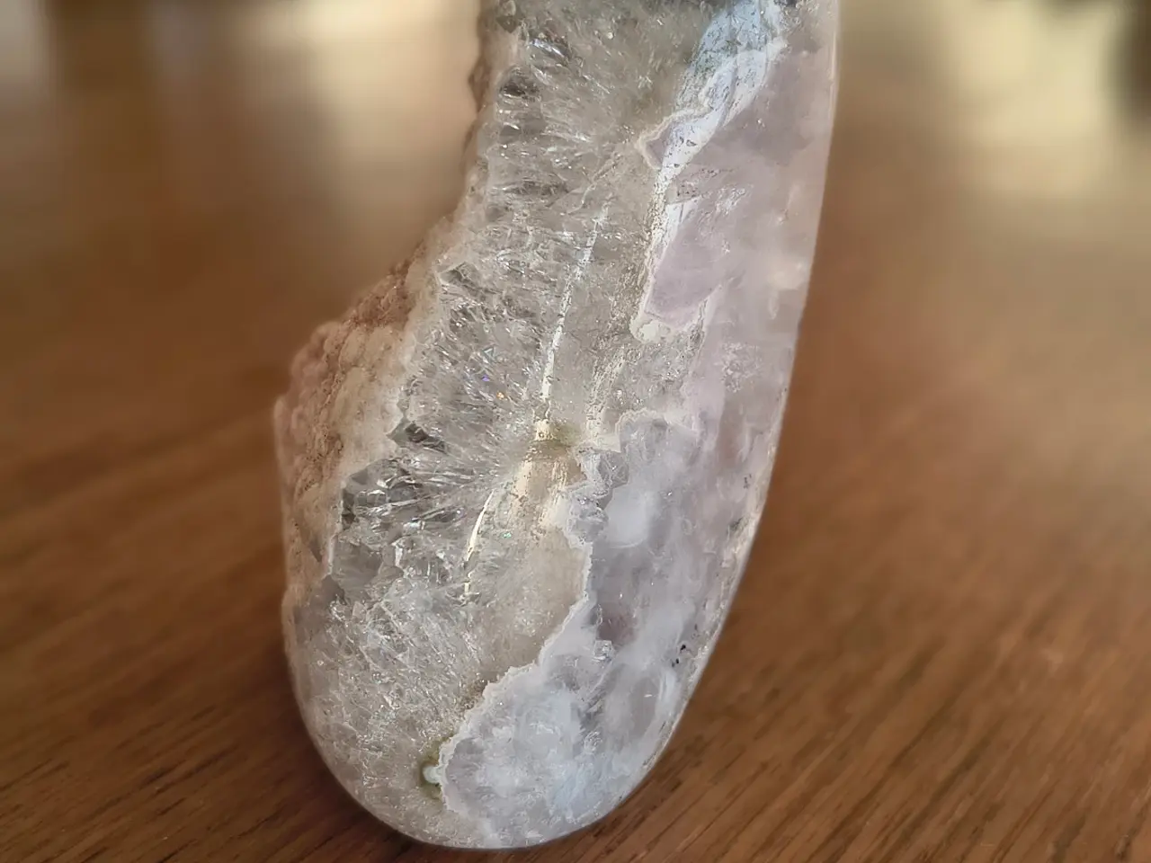 Billede 2 - Lys ametyst freeform med druzy