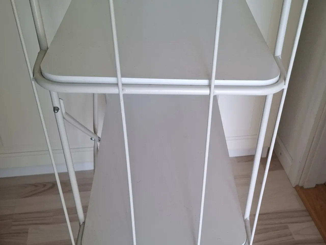 Billede 3 - Reol/barbord med hjul