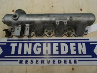 Ford 7710 Manifold E7NN9425BB