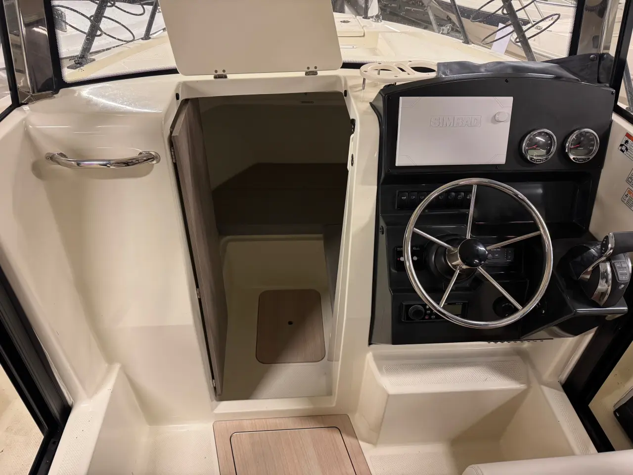 Billede 11 - Captur 705 Pilothouse med 225 hk Mercury-EFI DS 3,4L V6 XL - alt i udstyr.