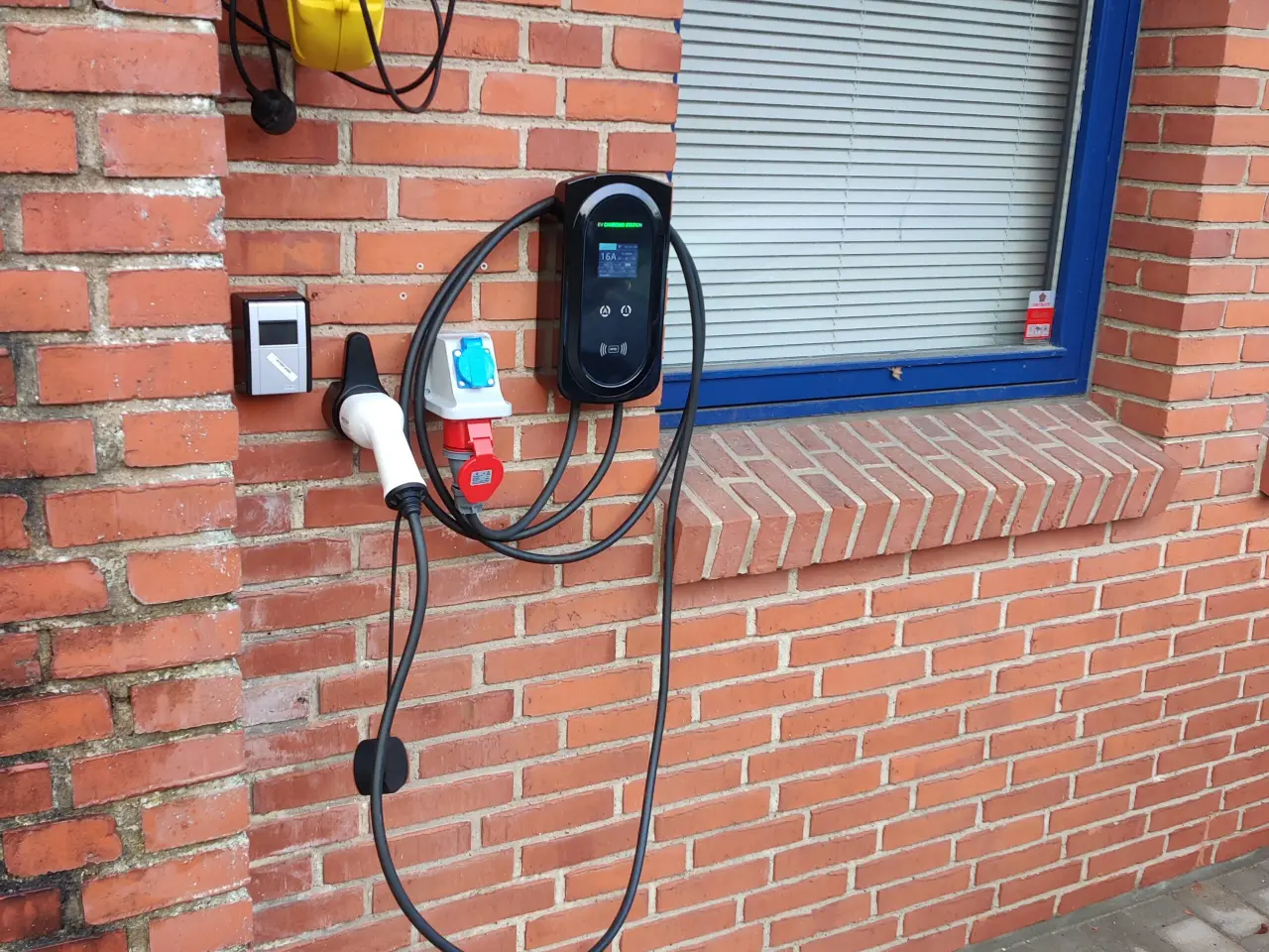 Billede 6 - Elbil oplader 8-16A med LCD display, RFID kort, app styring og 5 meter kabel