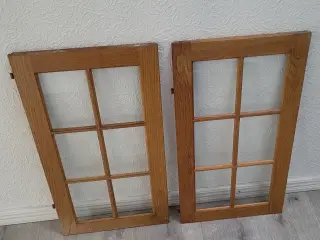 2 gammeldags møbelvinduer – perfekte til DIY