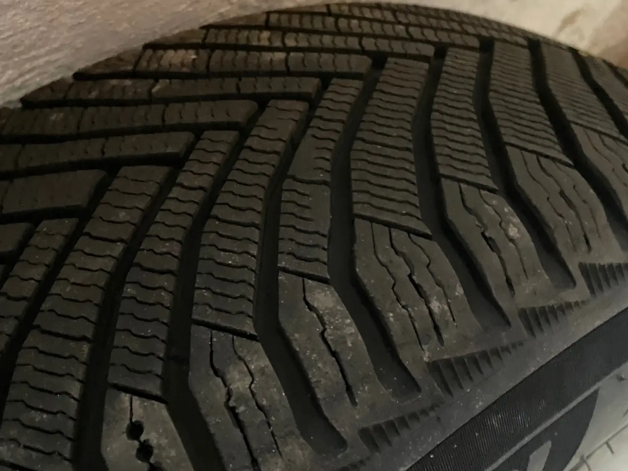 Billede 2 - 4 Michelin Alpin 17" vinterdæk på Alufælge