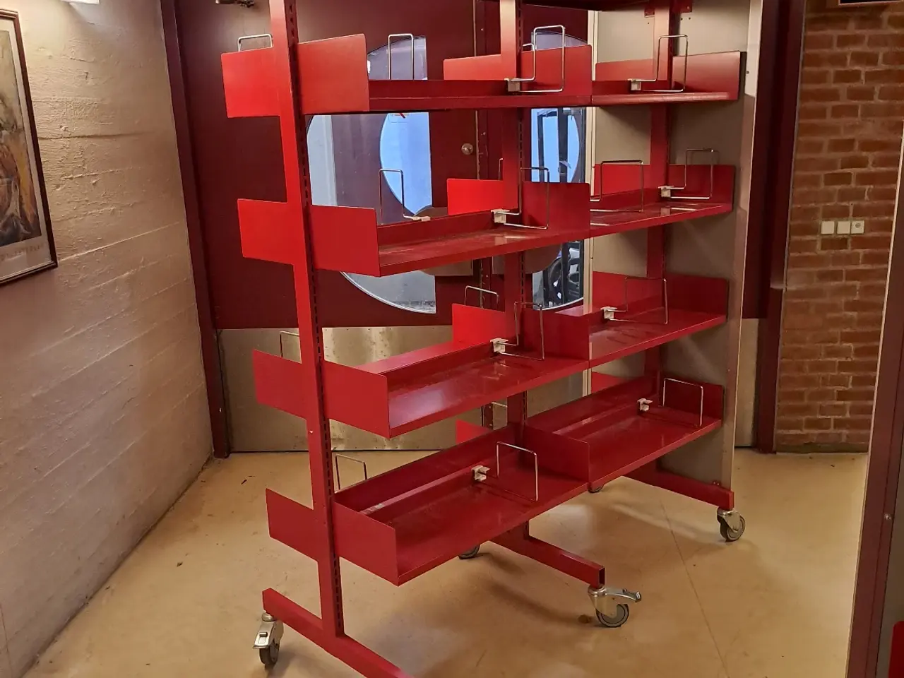 Billede 1 - Biblioteksreoler med hjul