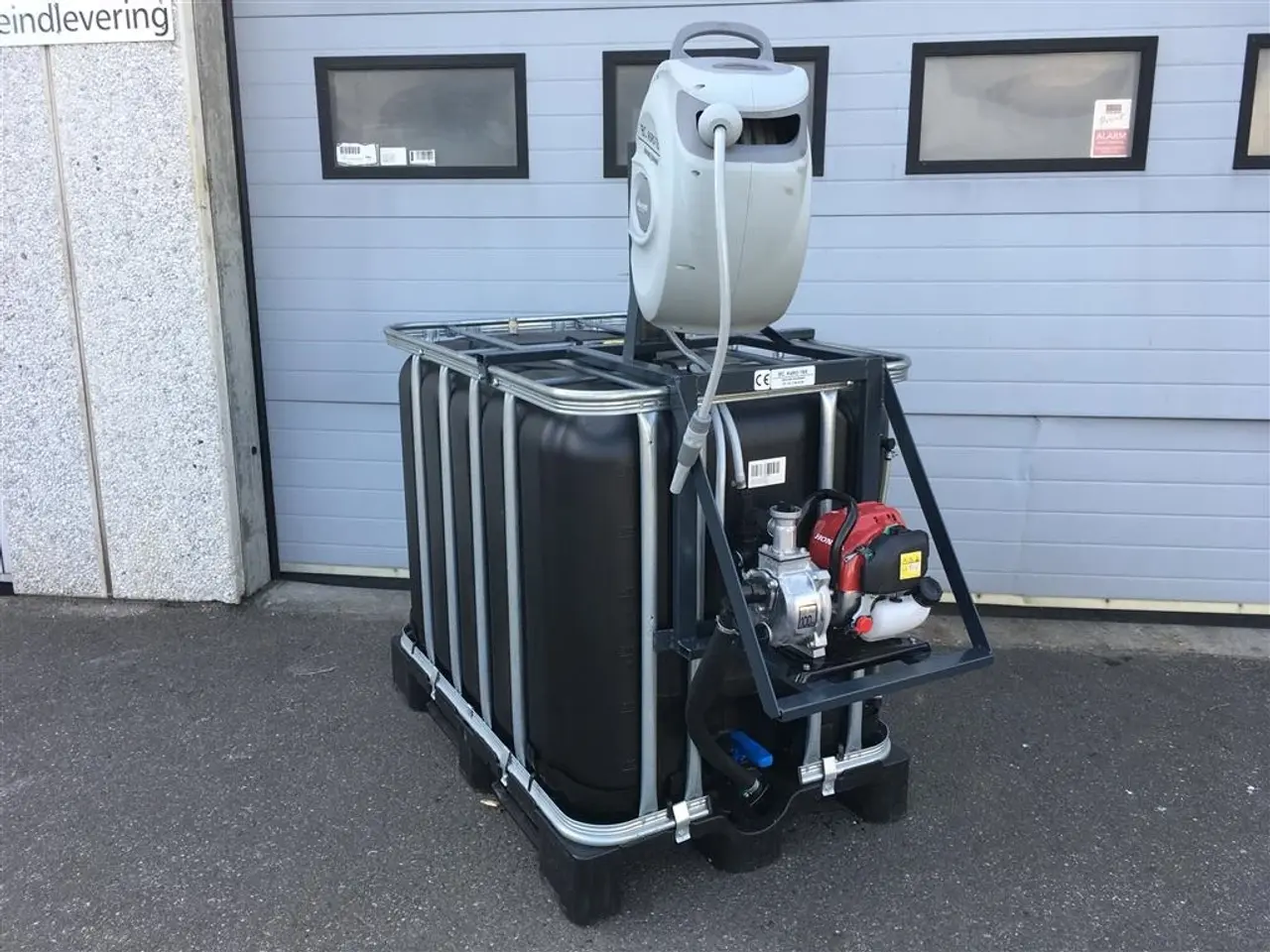 Billede 1 - - - - AB Vandtank med Honda motor og slange