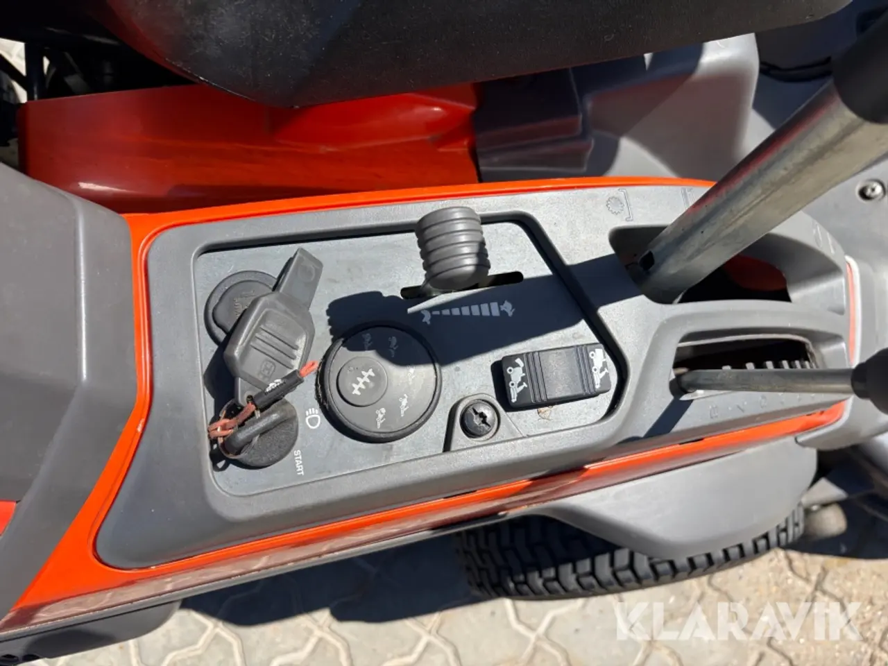 Billede 11 - Frontklipper Husqvarna RC 318T med græsopsamler