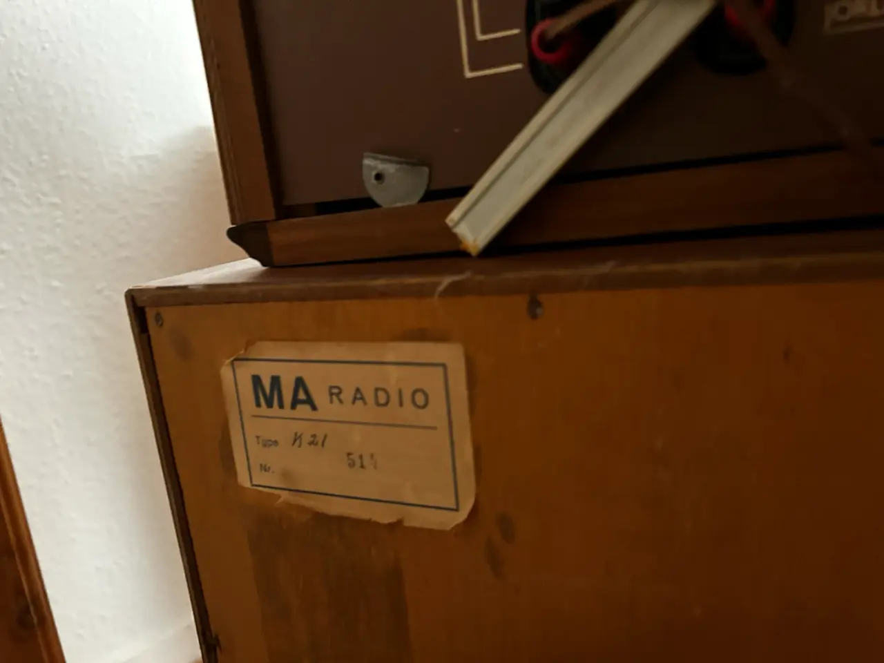 Billede 4 - Radio og pladespiller til salg