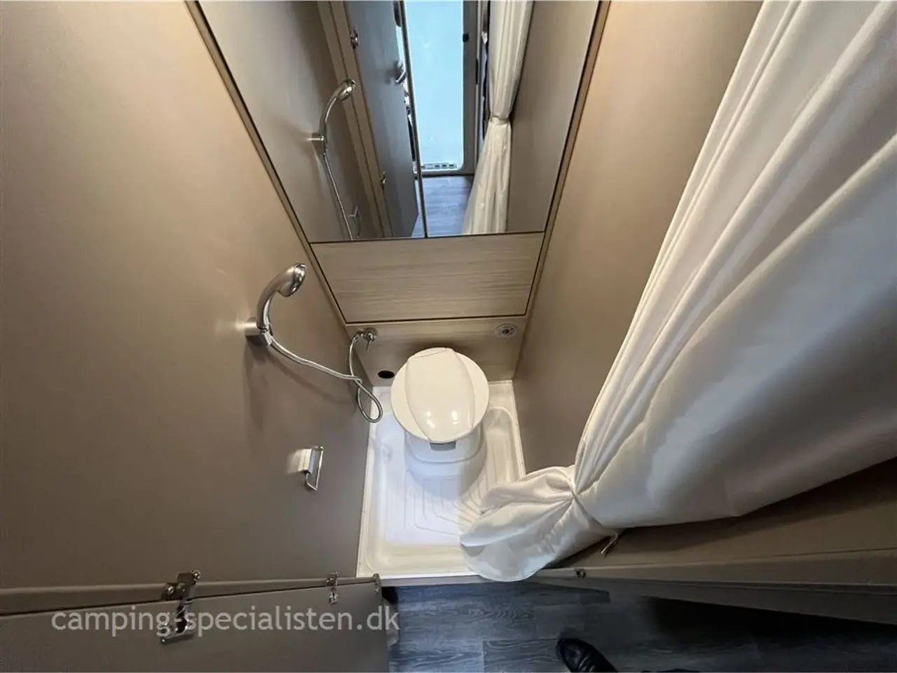 Billede 10 - 2025 - Weinsberg CaraCito 470 QDK Weinsberg CaraCito 470 QDK model 2025 - kan ses nu hos Camping-Specialisten.dk - inkl. Enduro mover monteret.