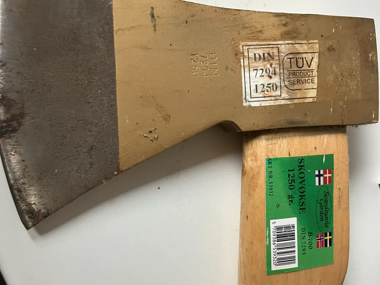 Billede 1 - Økse  1250 gr  længde 71 cm 