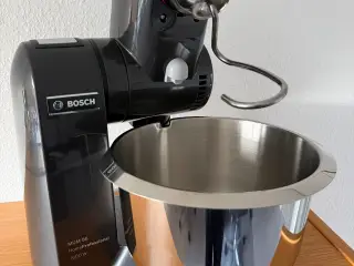 Bosch MUM 86 HomeProfessional røremaskine