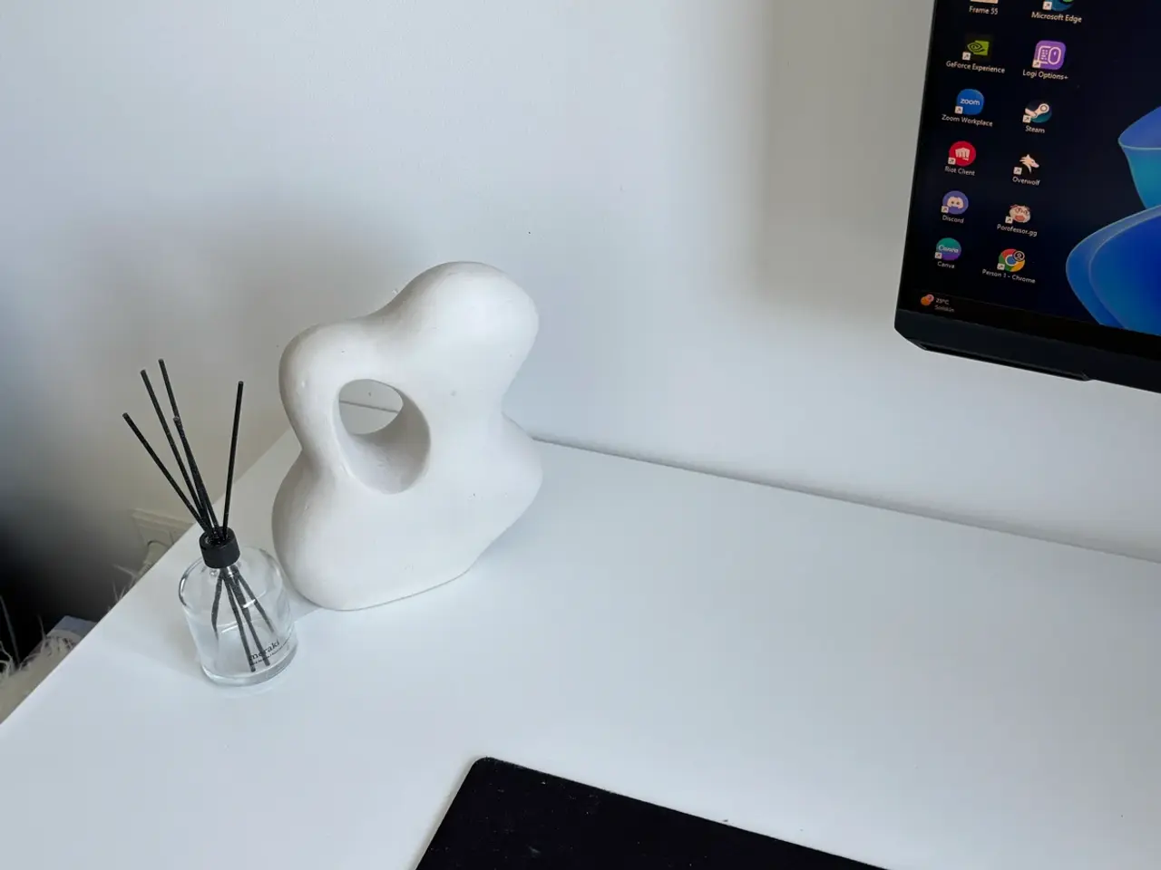 Billede 4 - IKEA Skrivebord i flot stand