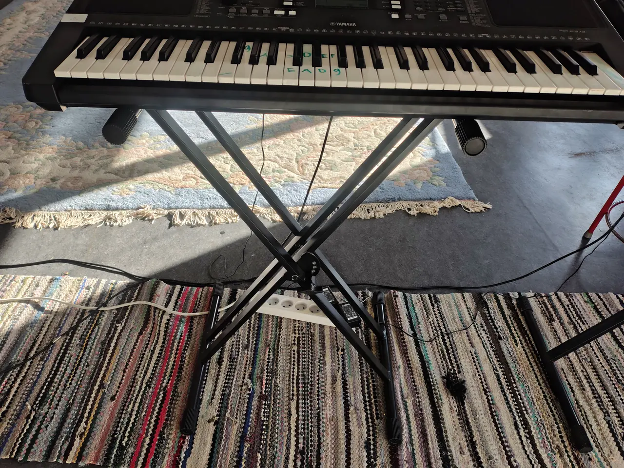 Billede 2 - Keyboard med stativ YAMAHA PSR-E373