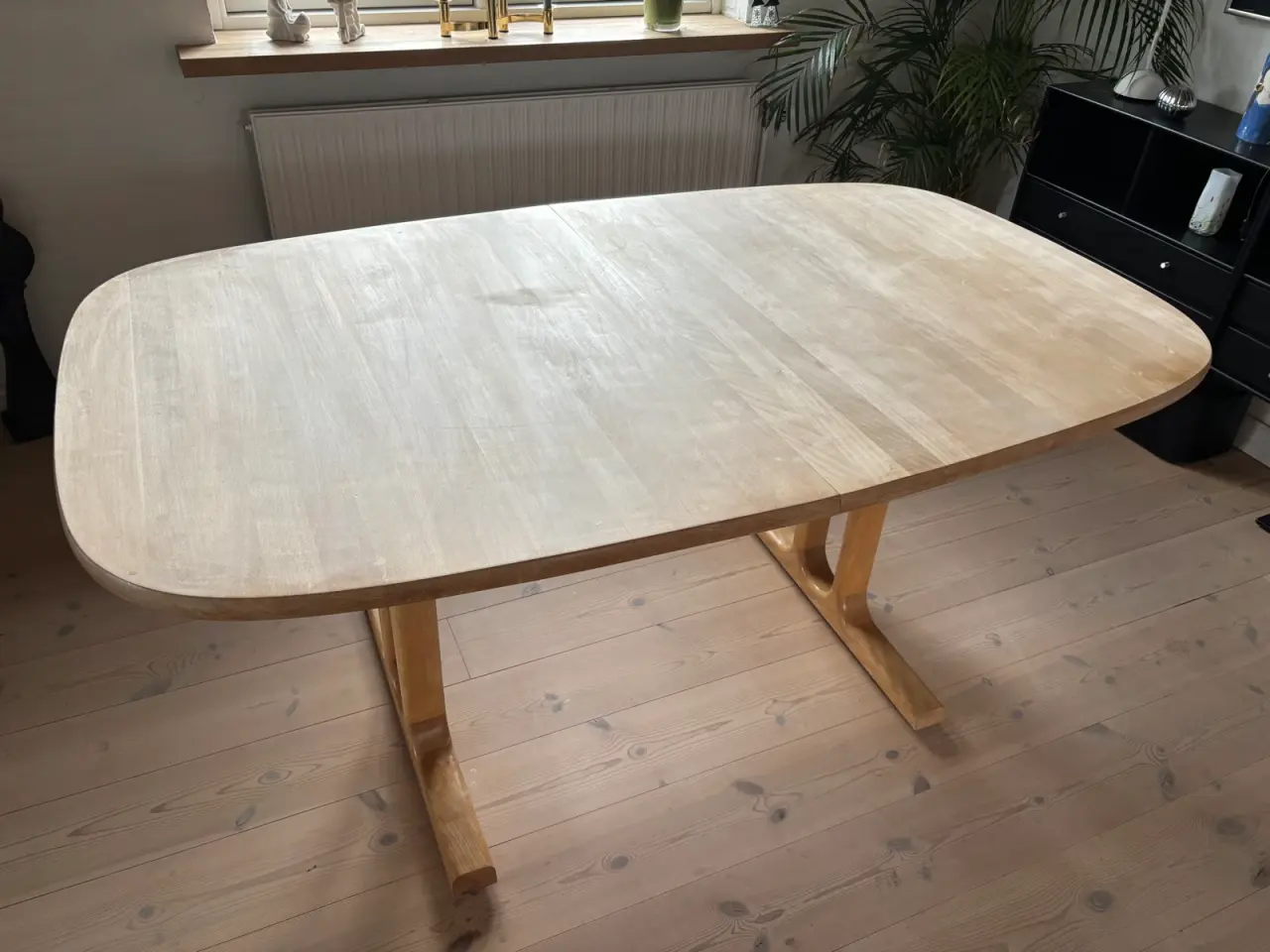 Billede 1 - Spisebord massiv bøg