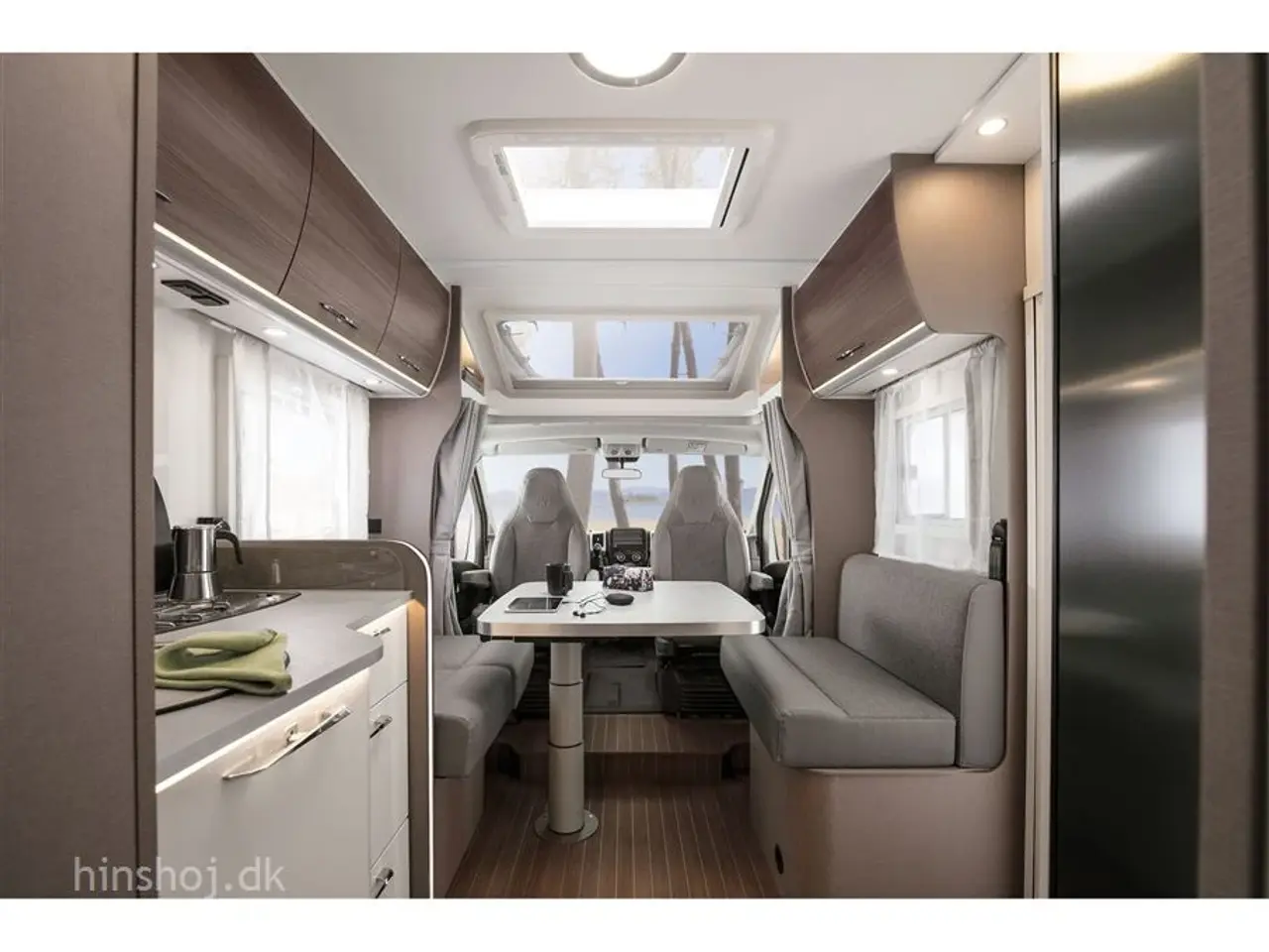 Billede 7 - 2025 - Etrusco T 7400 QBC Aut.   Drømmeautocamperen: Etrusco By Hymer – Komfort og Luksus i Én Pakke