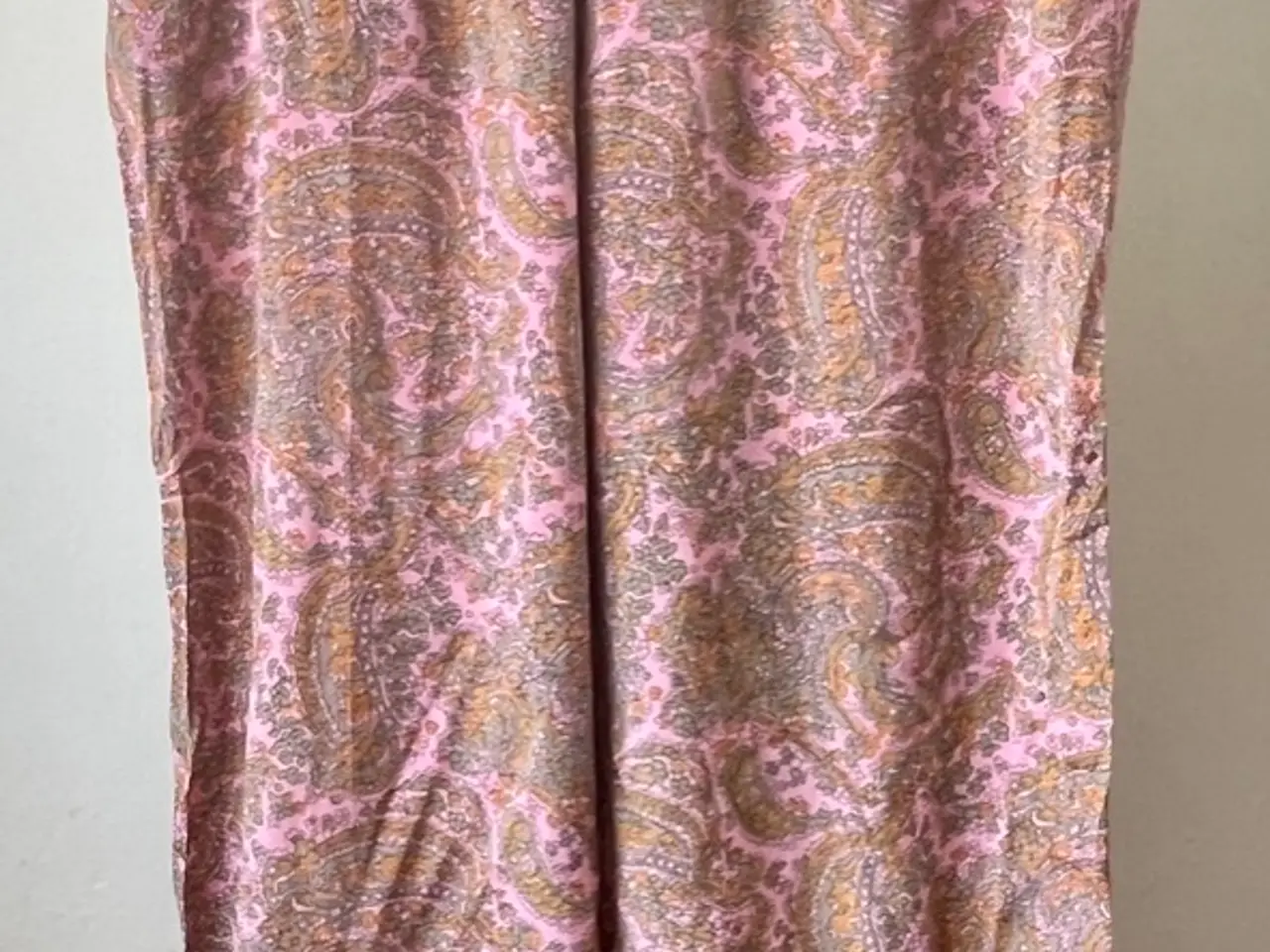 Billede 1 - Heartmade, paisley mønstrede bukser, str 36