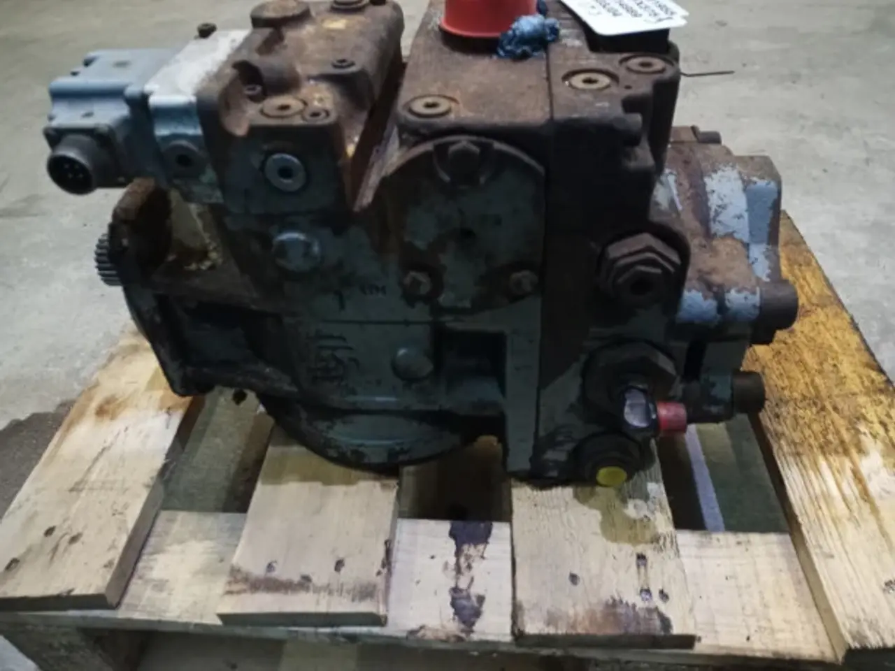 Billede 2 - New Holland FX375 Hydrostatpumpe 84814989