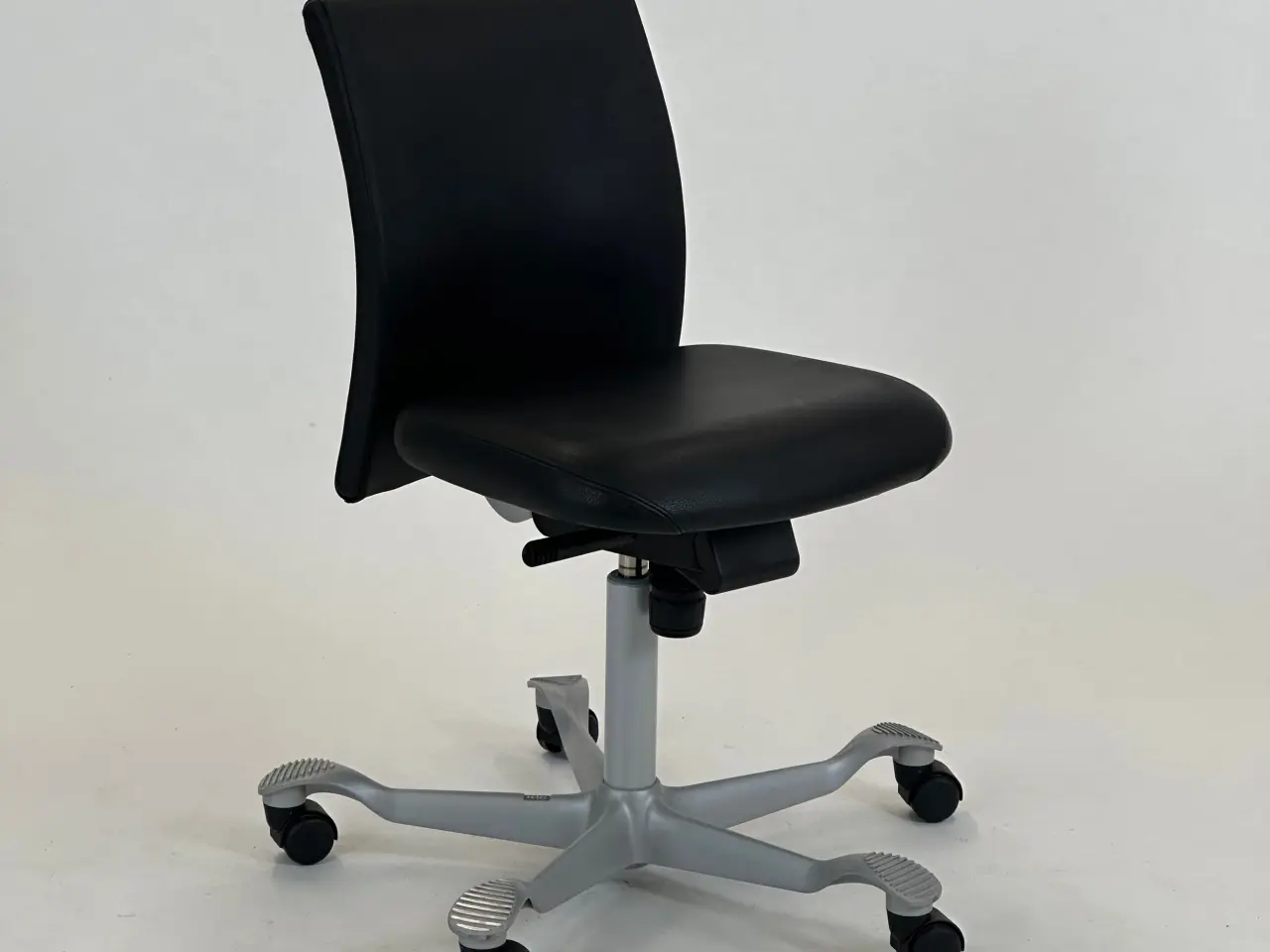 Billede 1 - HÅG H04 4100 Kontorstol – Sort kunstlæder 200mm