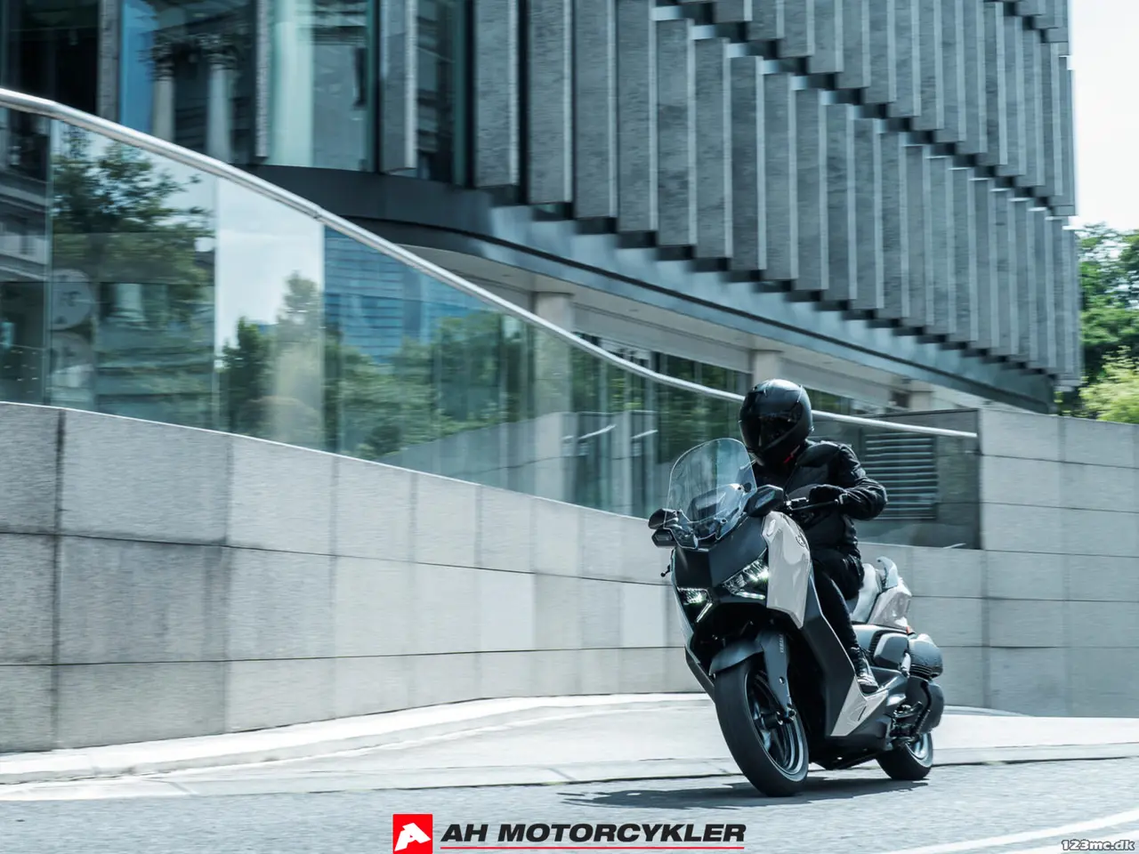 Billede 13 - Yamaha X-Max 300 Tech Max + Crystal Graphite