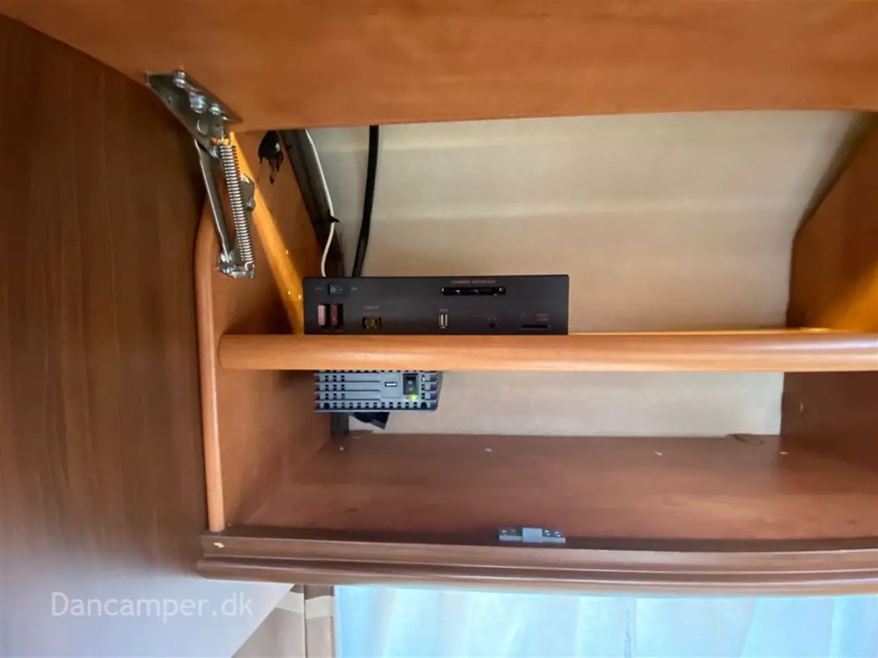 Billede 20 - 2016 - Carthago c-tourer T143 LE Luksus camper - med enkeltsenge og automatgear.