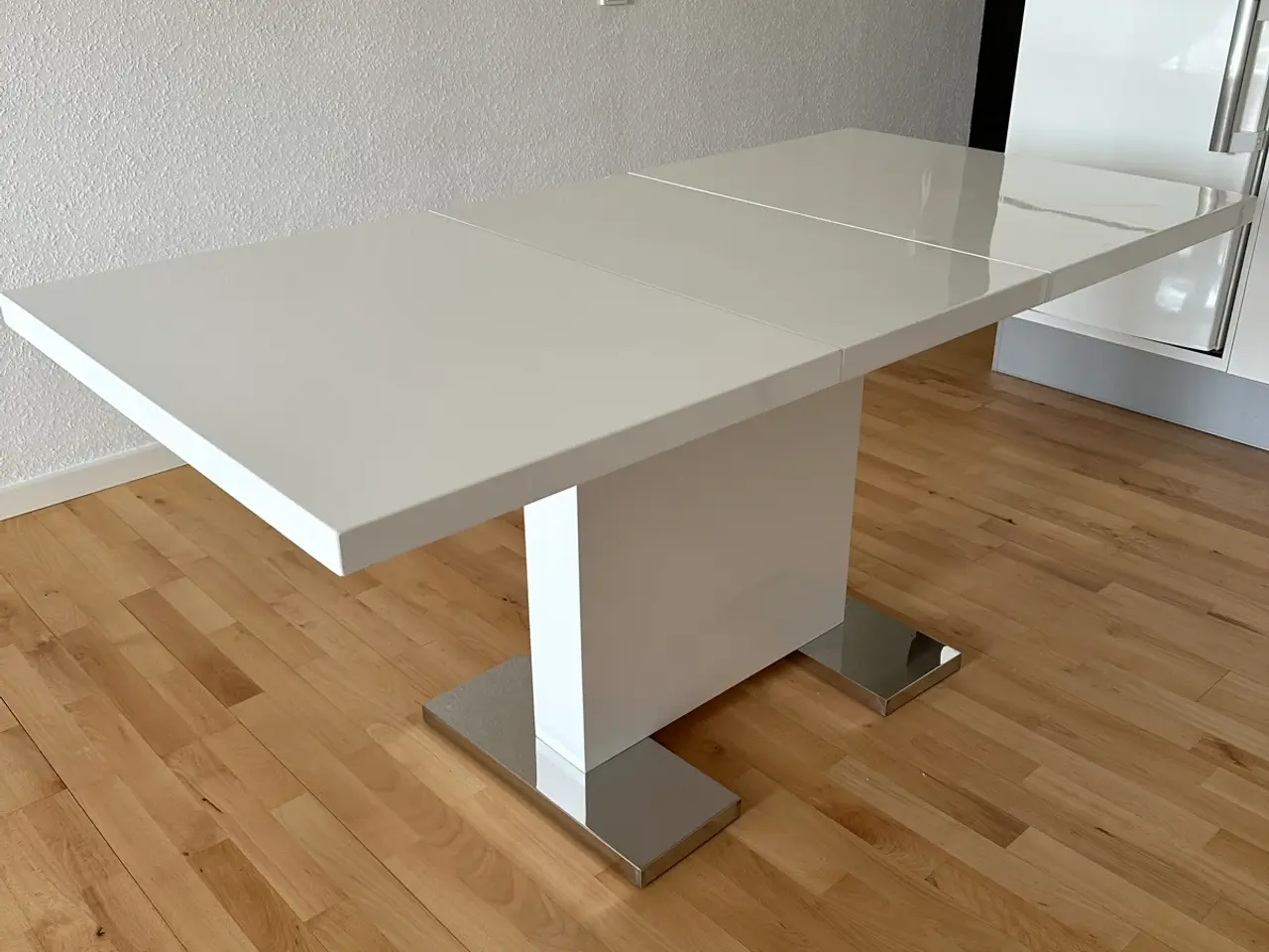 Billede 4 - Justerbart spisebordssæt - bord + 4 stole