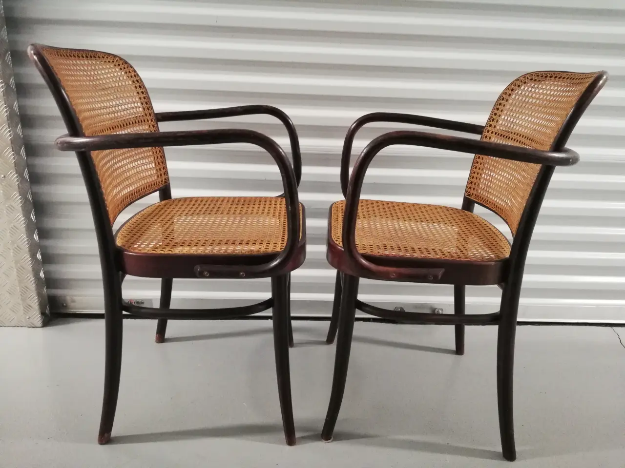 Billede 2 - Thonet Wiener salon spisestuestole nr. 811 & bord.