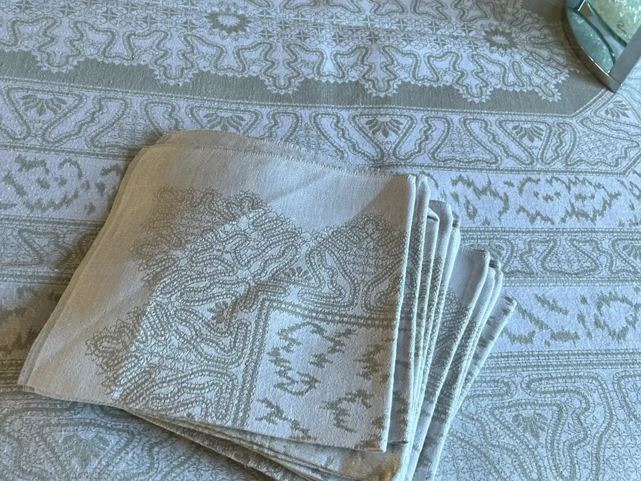 Billede 2 - Damask dug med mundservietter