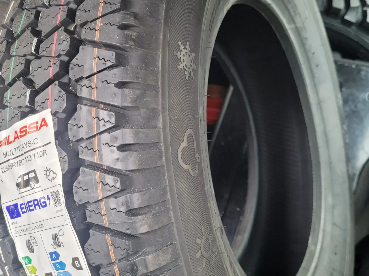 Billede 2 - 225/65 R 16 c