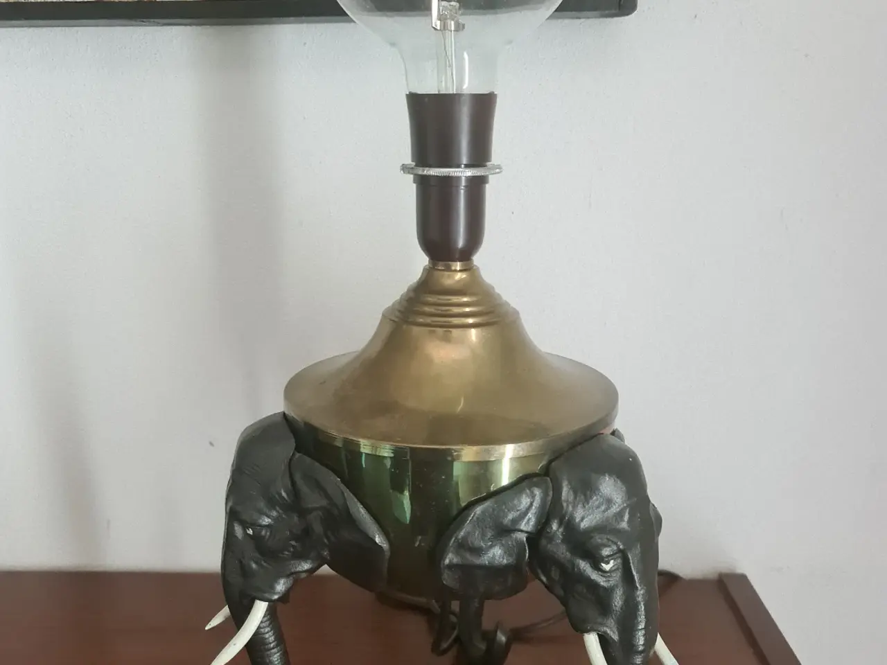 Billede 1 - Antik Voss elefantlampe i messing og støbejern