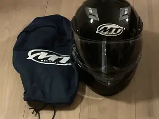 Motorcykelhjelm med visir og solskærm