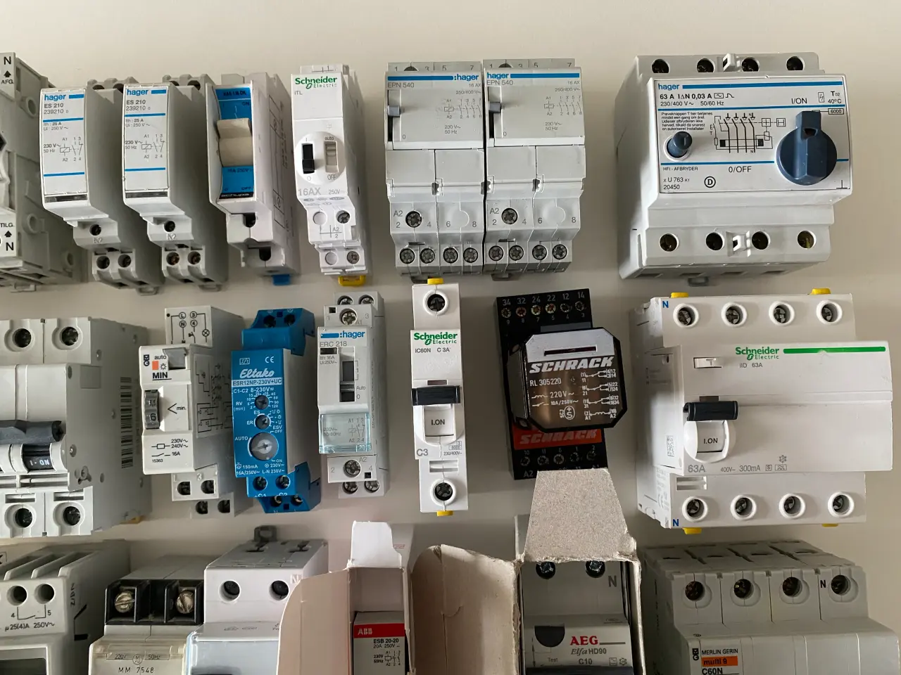 Billede 9 - Schneider Automatsikring  og Kombiafb.