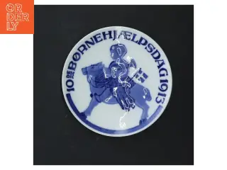 Børnehjælpsdag 1913 porcelænstallerken fra Royal Copenhagen (str. Ø 12,5 cm)