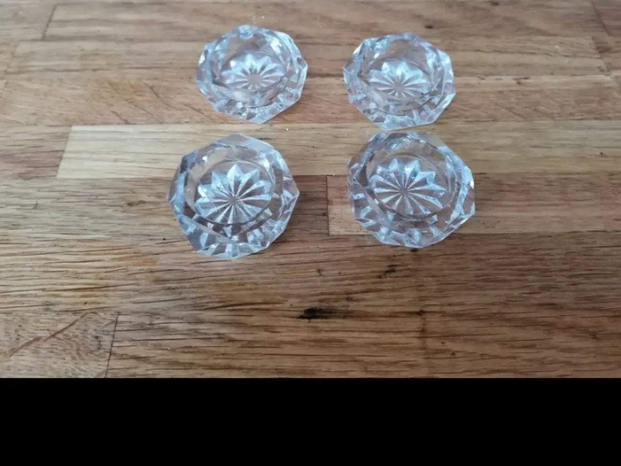 Billede 1 - Fire gamle saltkar i glas med stjernedekoration