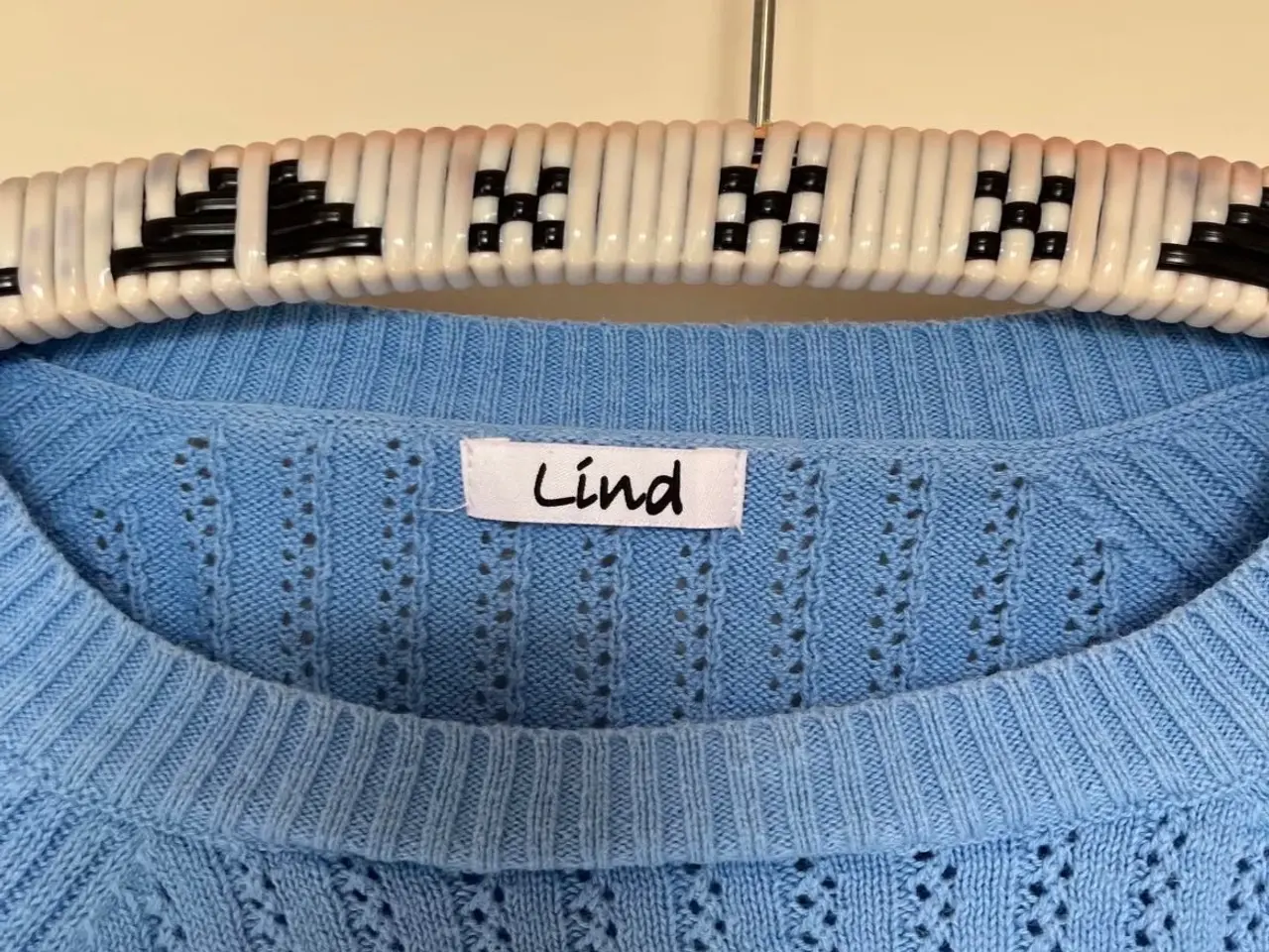 Billede 3 - Lyseblå t-shirt fra Lind
