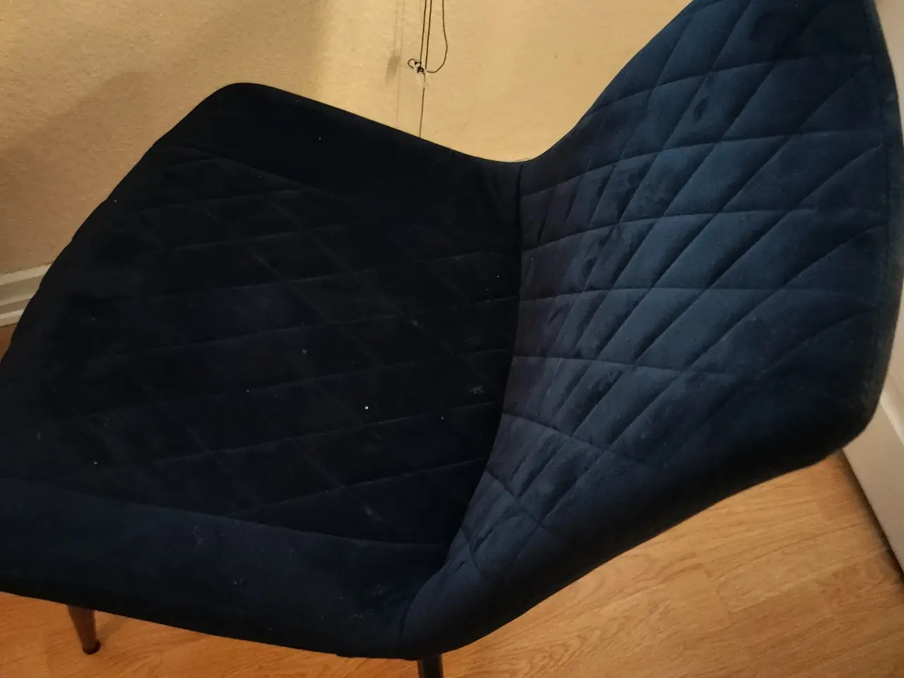 Billede 4 - Lækre sorte velour stole