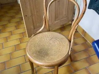 Caféstol gives væk