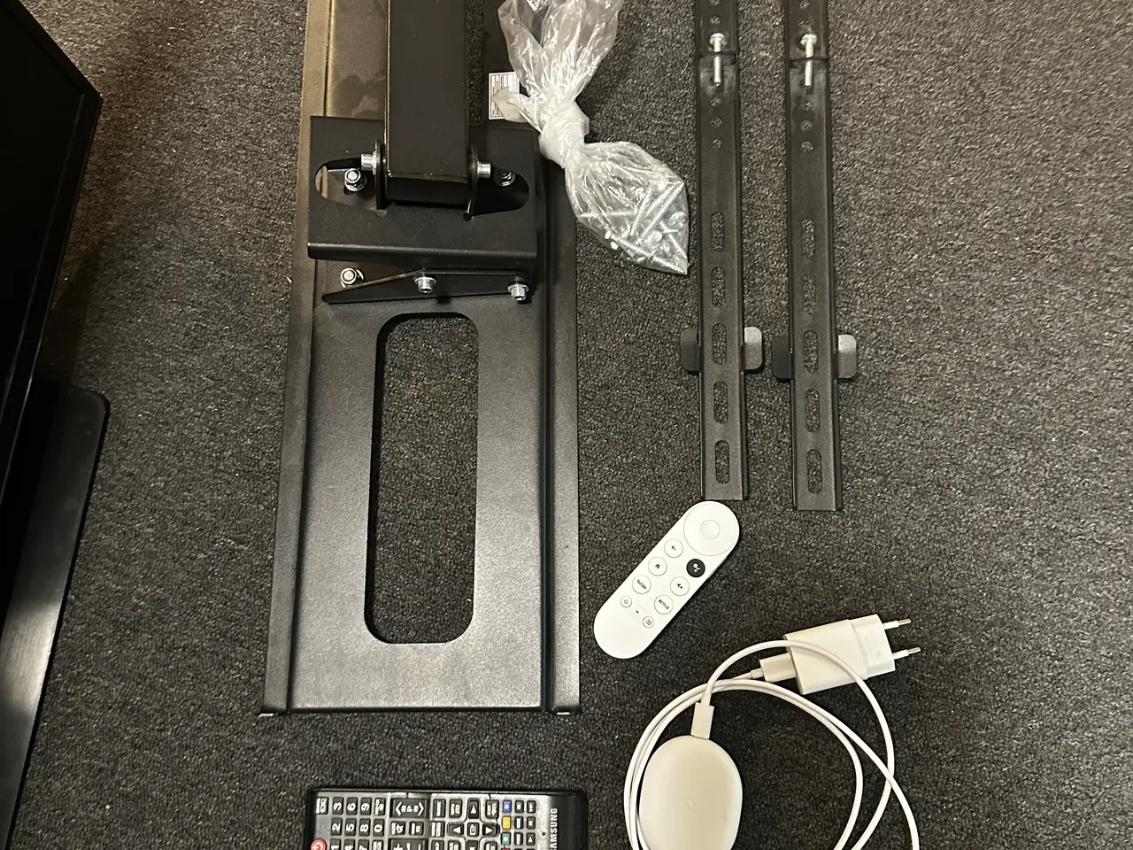 Billede 2 - Samsung 42" LCD tv med vægbeslag og Google TV
