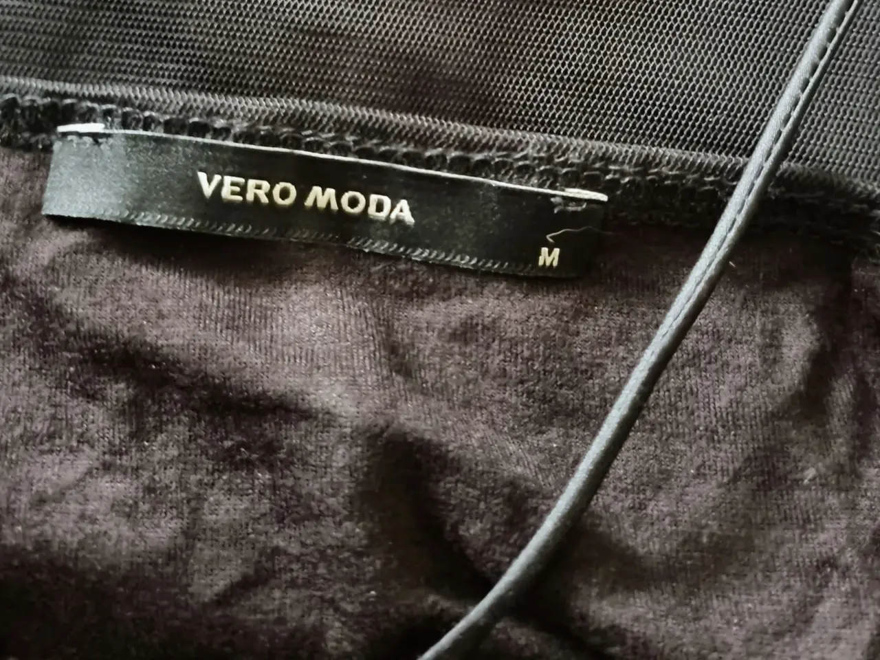 Billede 7 - Flot perlebesat, sort  tanktop fra Vero Moda 