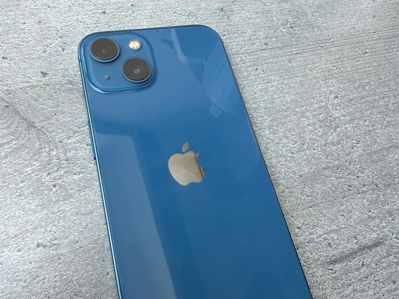 Billede 5 - iPhone 13, blå, 128gb + stik & ledning