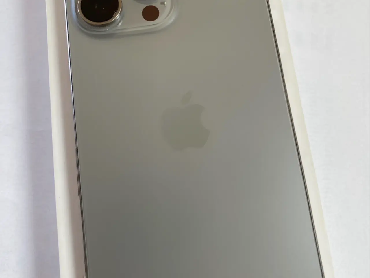 Billede 3 - Apple iPhone 16 Pro Max 256 GB samt tilbehør