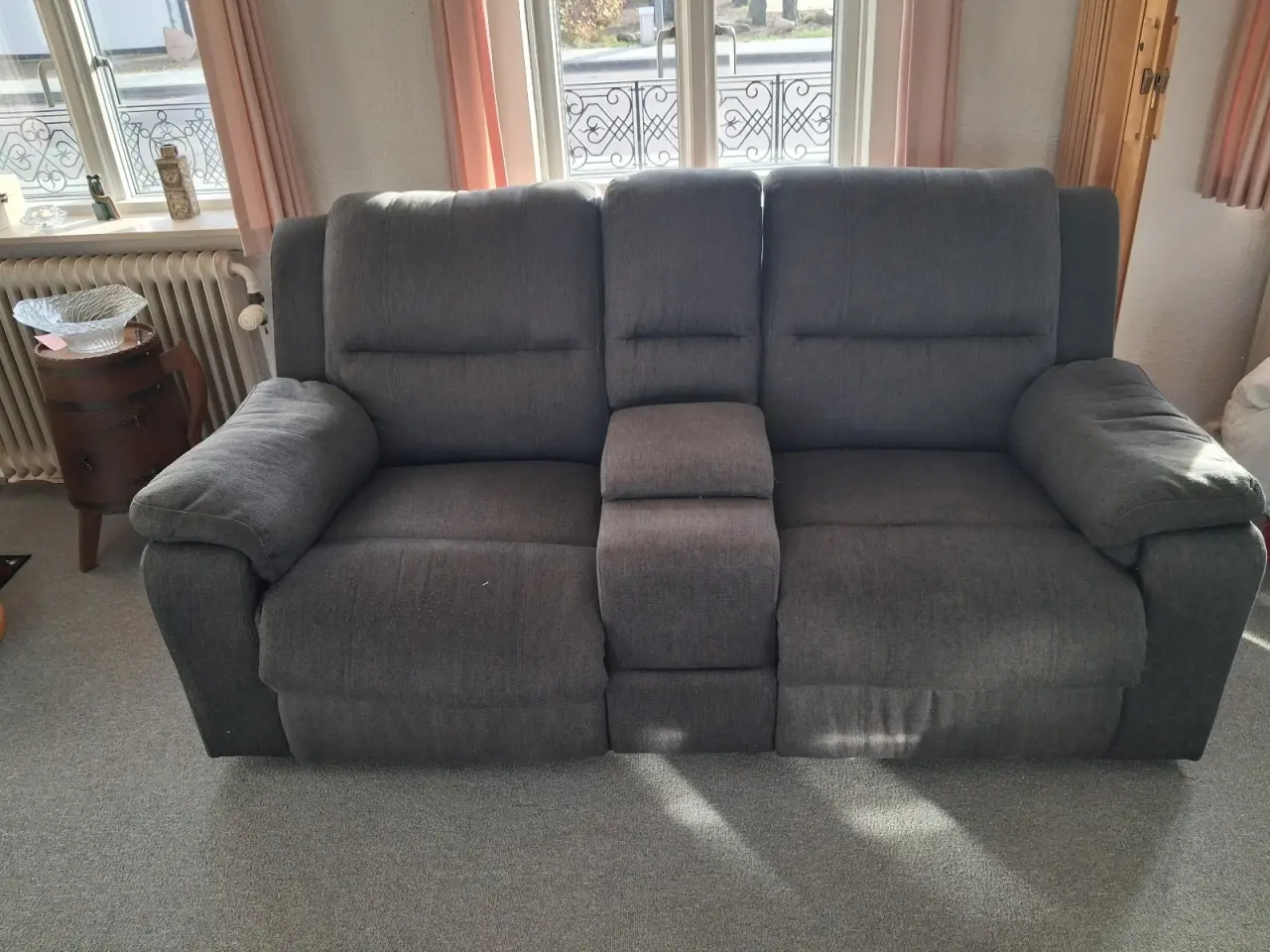 Billede 2 - 2-personers biografsofa bortgives