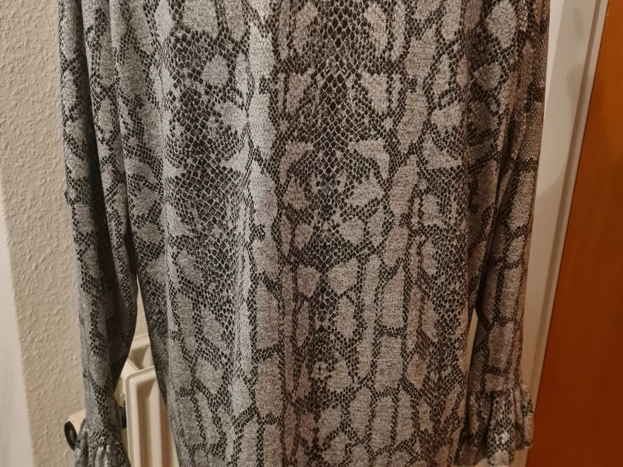 Billede 4 - Sølv cardigan ca str 44-48
