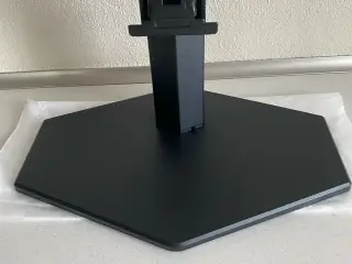Stander/ fod til gaming skærm