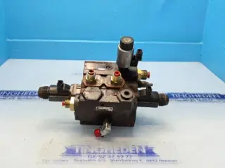 New Holland CR9080 Hydraulikventil 87313989