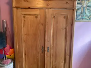 Gammelt skab