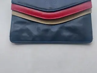 La Scala clutch