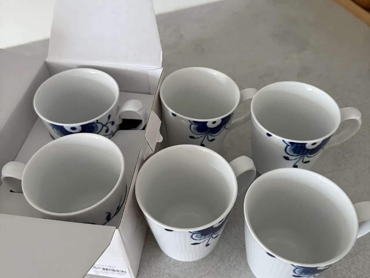 Billede 2 - Royal Copenhagen blå mega riflet krus