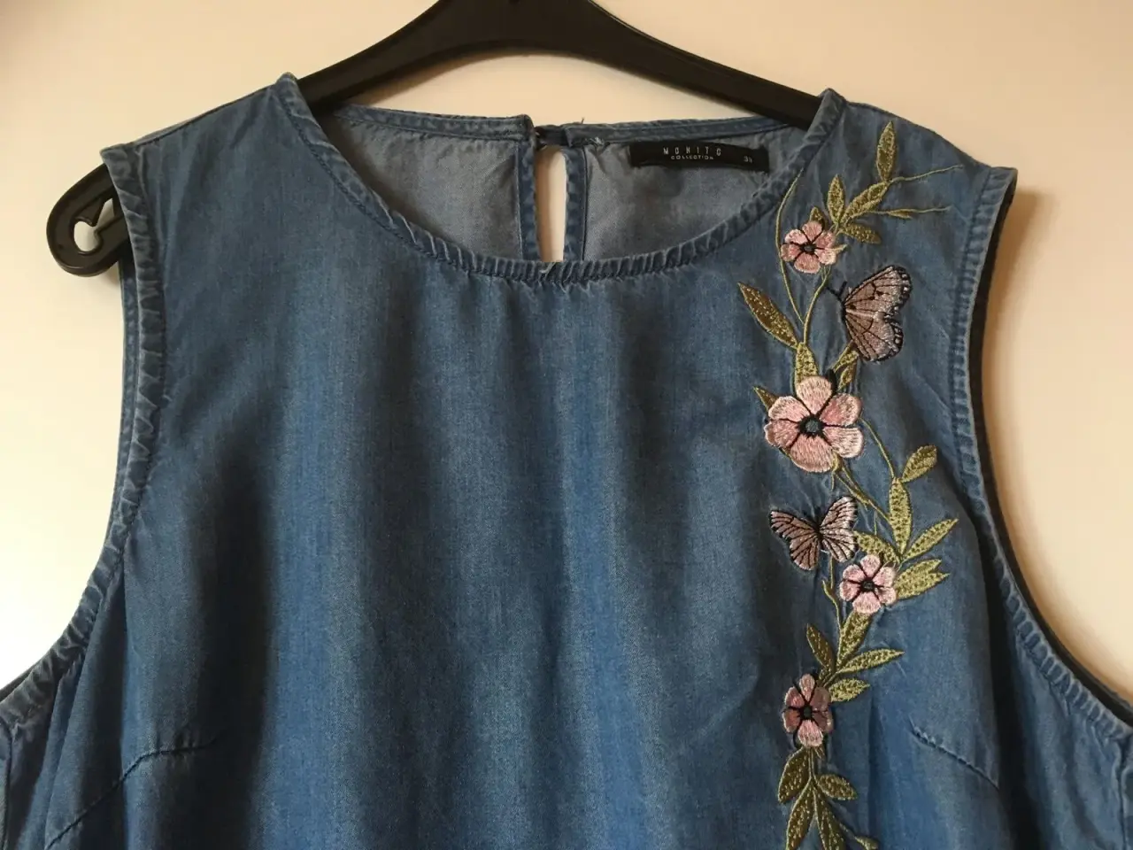 Billede 1 - Denim Sommerkjole m broderi, ny