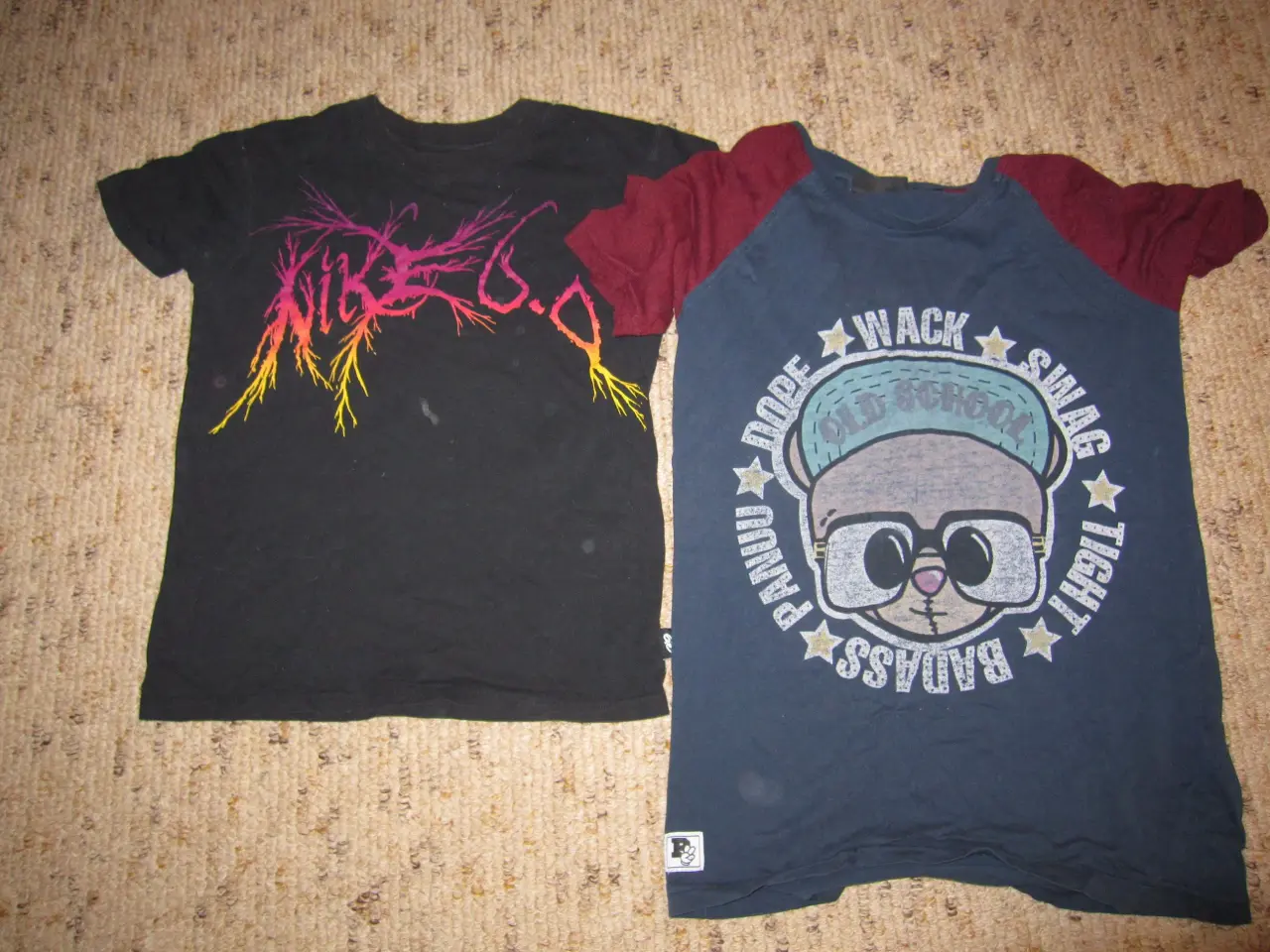 Billede 1 - T-shirt sort med flot print, 10-12 år