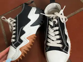 Converse run star motion str 39