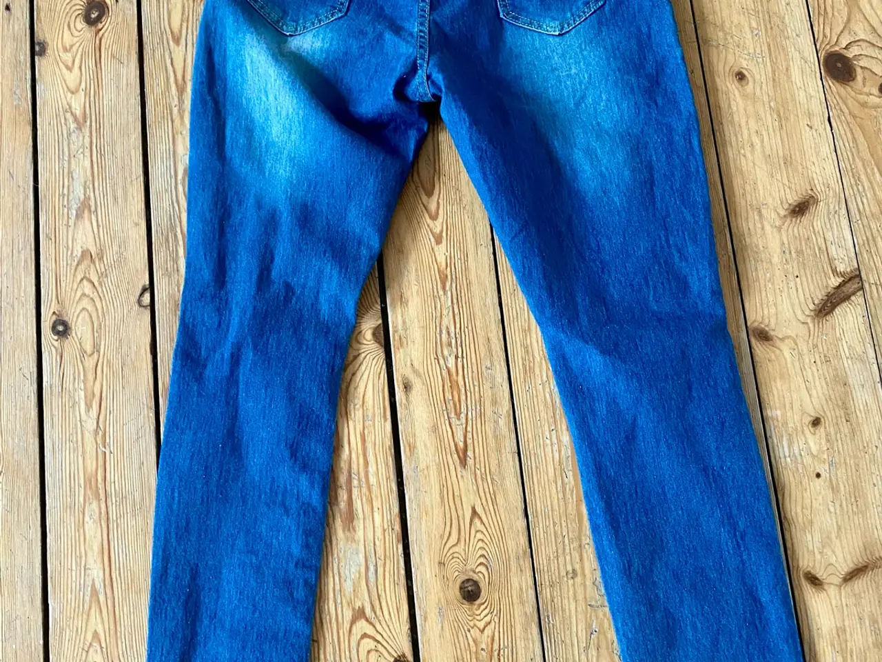 Billede 4 - Jeans med broderede blomster xl